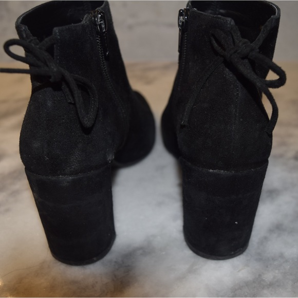 Stuart Weitzman - Picture 4 of 4